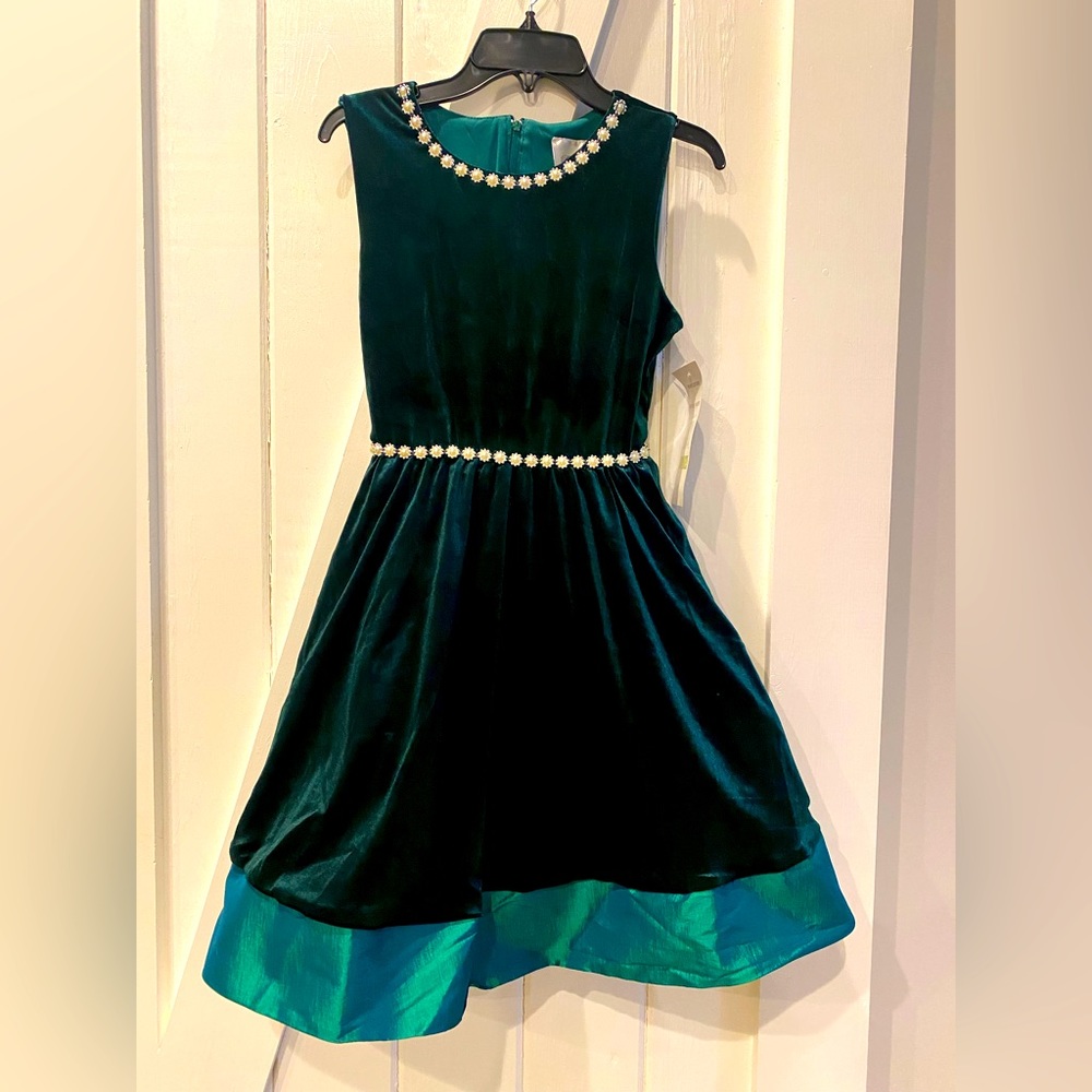 Girls green velvet party dress size 14 NWT